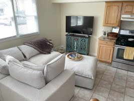 502.Garage Apt LR