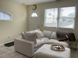 503.Garage Apt LR-1